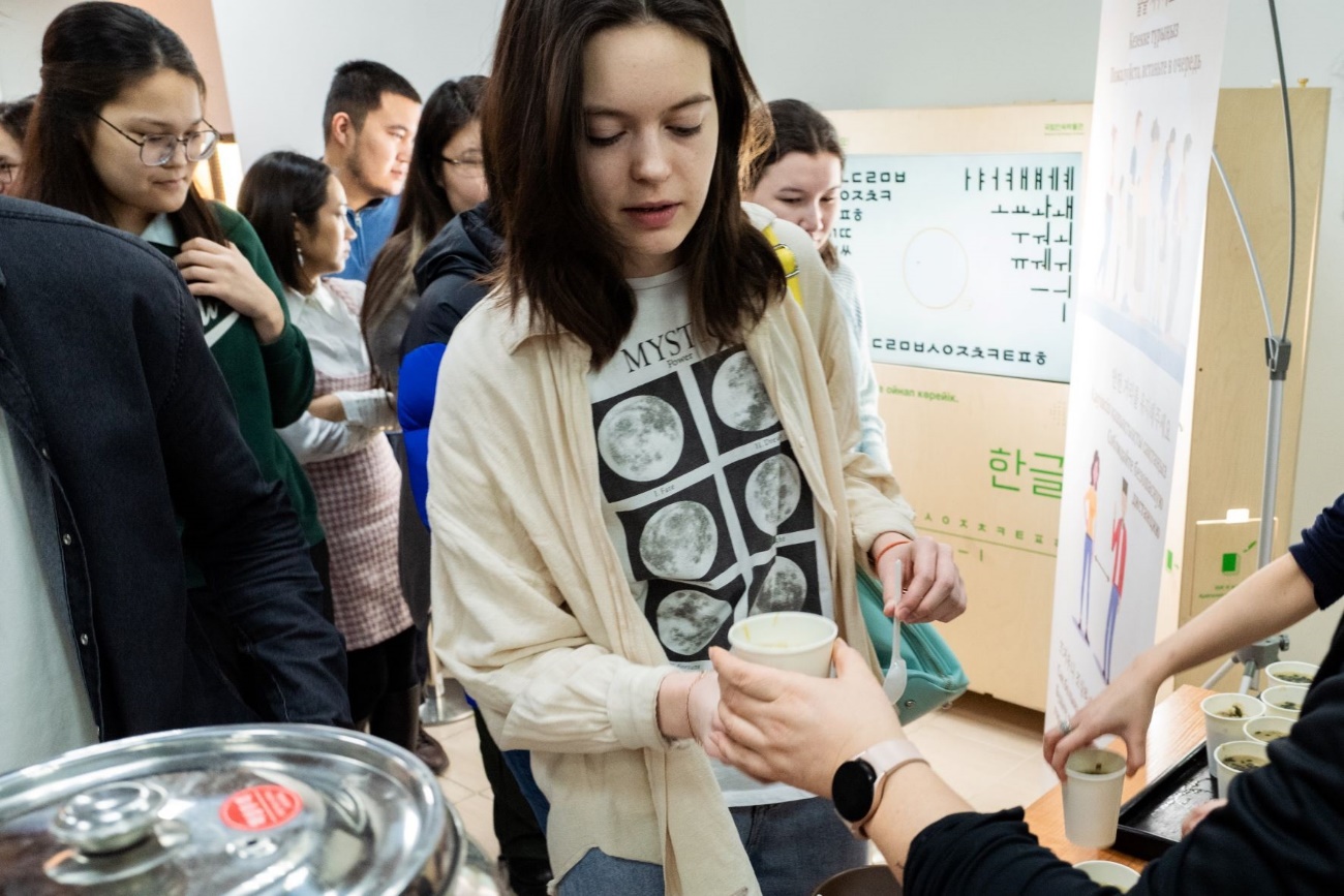 카자흐 봄축제 ‘나우르즈’서 한국 떡국·전통차 체험 행사