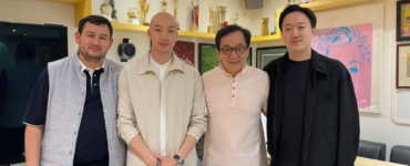 성룡, 카자흐스탄과 추가 프로젝트 암시… ‘아머 오브 갓: 얼티메이텀’ 올여름 촬영 돌입 성룡, 카자흐스탄과 추가 프로젝트 암시… ‘아머 오브 갓: 얼티메이텀’ 올여름 촬영 돌입